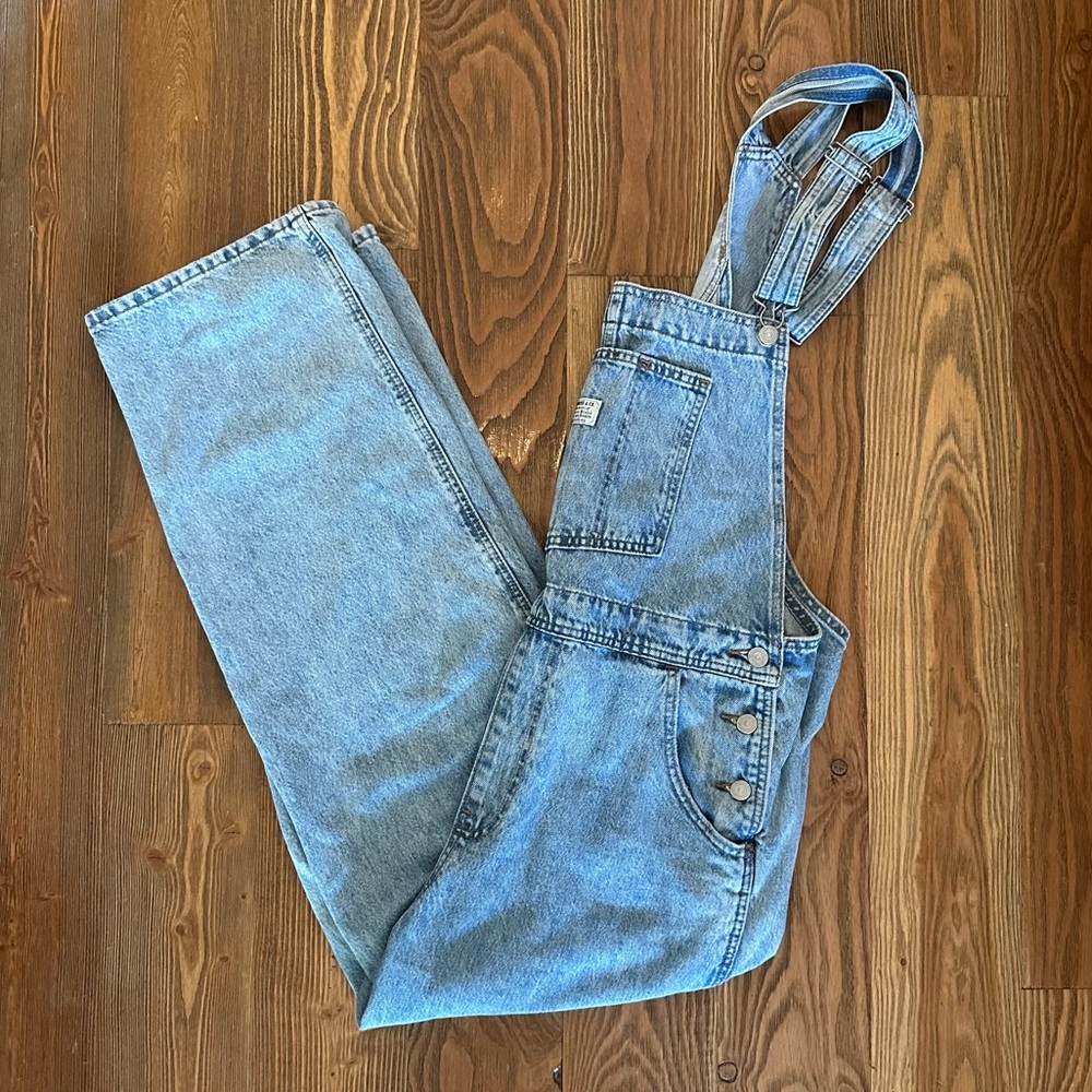 Levi’s | Light Wash Denim Overalls